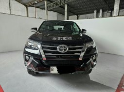 Toyota Fortuner VRZ 2.4 diesel  AT ( Matic ) 2017 Hitam km low 63rban double disk jakpus 1