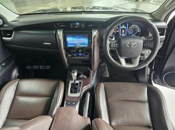 Toyota Fortuner VRZ 2.4 diesel  AT ( Matic ) 2017 Hitam km low 63rban double disk jakpus 9