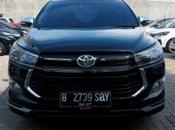 JUAL Toyota Innova 2.0 Venturer AT 2017 Hitam