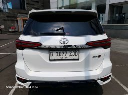 Toyota Fortuner New  4x2 2.8 A/T DSL GR Sport 2023  - Kredit Mobil Murah 5