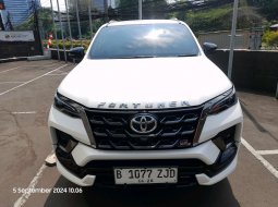 Toyota Fortuner New  4x2 2.8 A/T DSL GR Sport 2023  - Kredit Mobil Murah 1