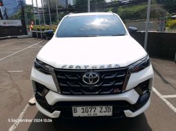 Toyota Fortuner New 4x2 2.4 GR Sport A/T 2023 Putih