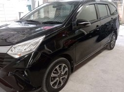 Daihatsu Sigra 1.2 R AT 2021 Hitam 2