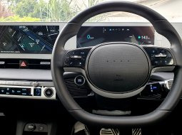 Hyundai Ioniq Signature 2023 long range km 4 ribuan cash kredit proses bisa dibantu 10