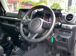 Suzuki Jimny MT 2023 manual jungle green hijau cash kredit bisa dibantu 10