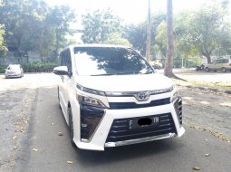 SIAP PAKAI! TOYOTA VOXY 2.0 AT PUTIH 2019