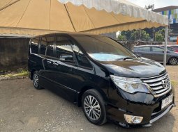 Jual mobil Nissan Serena 2017