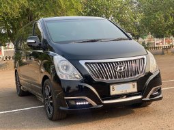 HYUNDAI H1 ROYALE BENSIN AT HITAM 2018 HARGA TERMURAH 1