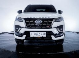 Toyota Fortuner New 4x2 2.8 GR Sport A/T DSL 2023 1