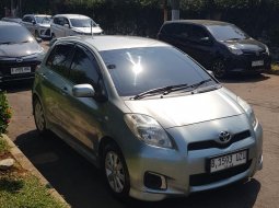 Toyota Yaris E 2013 5