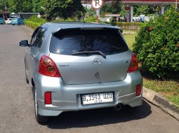 Toyota Yaris E 2013 6