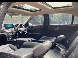 Mercedes-Benz E-Class E 300 2011 9