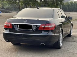 Mercedes-Benz E-Class E 300 2011 3