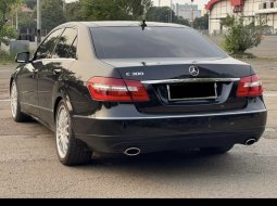 Mercedes-Benz E-Class E 300 2011 4