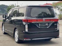 Nissan Elgrand Highway Star 2013 MPV 4