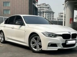 2014 BMW 320i Option Body Kit M-Performance Rawatan ATPM Km 81 rb Mulus Interior Orsinil Otr KREDIT 1