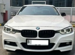 2014 BMW 320i Option Body Kit M-Performance Rawatan ATPM Km 81 rb Mulus Interior Orsinil Otr KREDIT 2