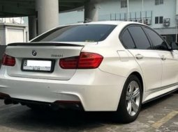 2014 BMW 320i Option Body Kit M-Performance Rawatan ATPM Km 81 rb Mulus Interior Orsinil Otr KREDIT 4