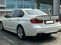 2014 BMW 320i Option Body Kit M-Performance Rawatan ATPM Km 81 rb Mulus Interior Orsinil Otr KREDIT 6