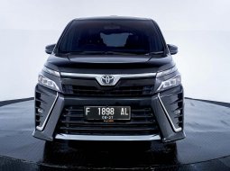 Toyota Voxy 2.0 A/T 2018