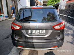 Suzuki SX4 S-Cross AT 2017  - Kredit Mobil Murah 6