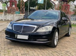 Mercedes-Benz S-Class 300  2011