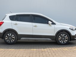 SUZUKI SX4 S-CROSS 1.5 AT 2022 Putih - TDP Rendah - Mobil Murah Bergaransi 6