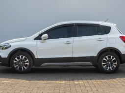 SUZUKI SX4 S-CROSS 1.5 AT 2022 Putih - TDP Rendah - Mobil Murah Bergaransi 8