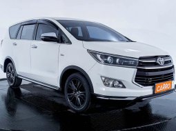 Toyota Venturer 2.0 A/T BSN 2017 Putih