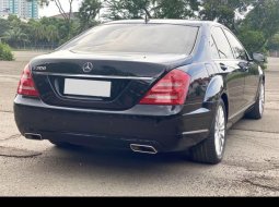 Mercedes-Benz S-Class 300  2011 Sedan 6