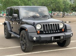 JEEP WRANGLER 3.8L BENSIN AT HITAM 2011 SIAP PAKAI