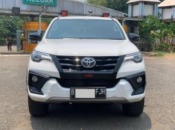 Toyota Fortuner 2.4 TRD AT 2019