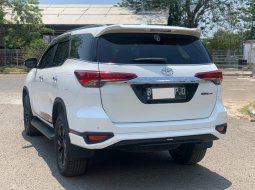 Toyota Fortuner 2.4 TRD AT 2020 6