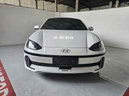 Hyundai Ionic 6 Signature Long Range AT ( Matic ) 2024 Putih Super gress km 489 Good Condition