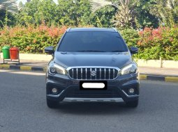 Suzuki SX4 S-Cross New  A/T 2022 abu matic km 28rban cash kredit proses bisa dibantu