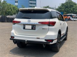 Toyota Fortuner 2.4 TRD AT 2019 3