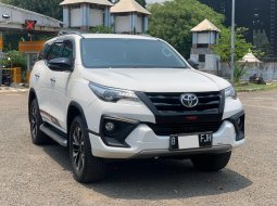 Toyota Fortuner 2.4 TRD AT 2019 4