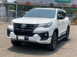 Toyota Fortuner 2.4 TRD AT 2019 6