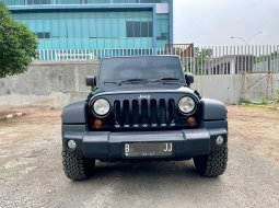 Jeep Wrangler Sport Unlimited Hitam 1