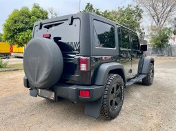 Jeep Wrangler Sport Unlimited Hitam 5