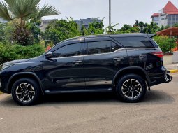 Toyota Fortuner New  4x4 2.8 GR Sport A/T DSL GR SPORT tetradrive matic hitam cash kredit bisa 7