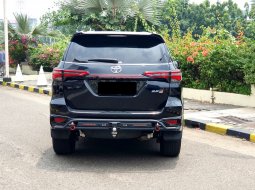 Toyota Fortuner New  4x4 2.8 GR Sport A/T DSL GR SPORT tetradrive matic hitam cash kredit bisa 5