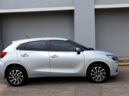 Suzuki Baleno Hatchback A/T 2023 silver matic km 12 ribuan pajak panjang tangan pertama dari baru 4