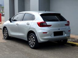 Suzuki Baleno Hatchback A/T 2023 silver matic km 12 ribuan pajak panjang tangan pertama dari baru 5