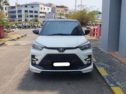 Toyota Raize 1.0T GR Sport CVT (Two Tone) 2021 putih cash kredit proses bisa dibantu