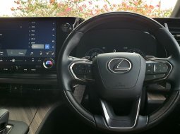 Lexus LM 350 2024 hybrid hitam km 5 ribuan cash kredit proses bisa dibantu 9