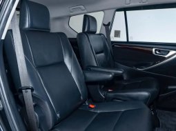 Toyota Venturer 2.0 A/T Bensin 2019 Hitam 6