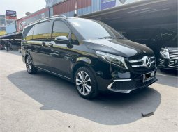 Mercedes-Benz V-Class V 260 Hitam 3