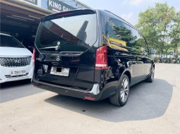 Mercedes-Benz V-Class V 260 Hitam 9