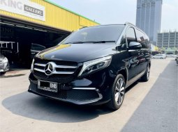 Mercedes-Benz V-Class V 260 Hitam 2